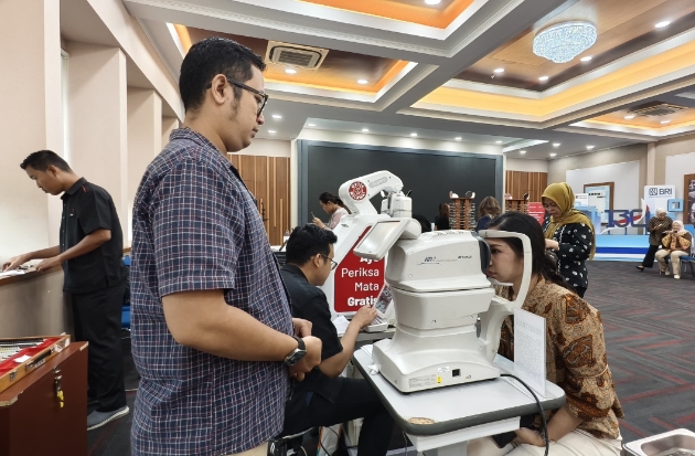 Kolaborasi Optik Melawai & BRI Region 6 Gelar Pemeriksaan Mata Gratis