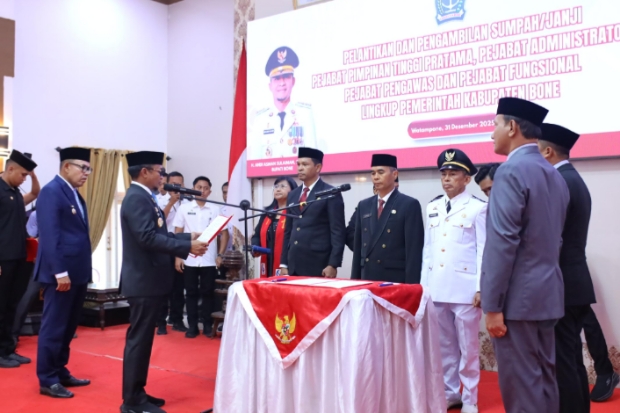 Evaluasi Berbasis Rapor Kinerja, Bupati Bone Lantik 125 Pejabat Jelang Tahun Baru