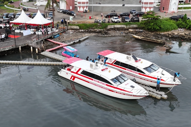 Klinik Terapung Perluas Akses Layanan Kesehatan Pesisir dan Kepulauan