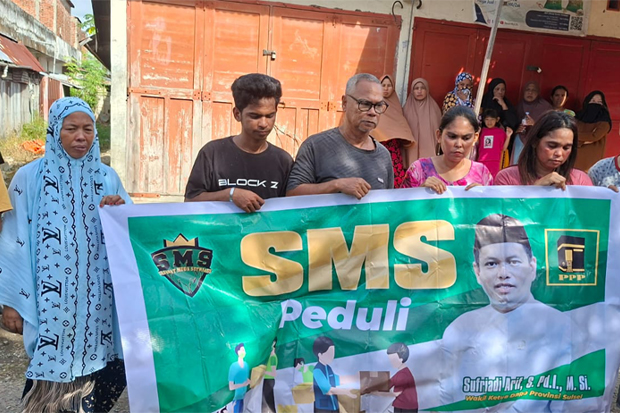 Waka DPRD Sulsel Sufriadi Arif Salurkan Bantuan kepada Korban Kebakaran di Sempange