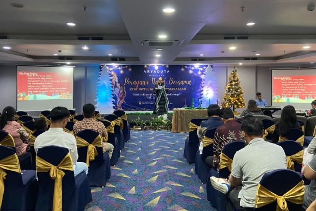 Wujudkan Kasih dan Kebersamaan, Aryaduta Makassar Rayakan Natal Bersama Staf