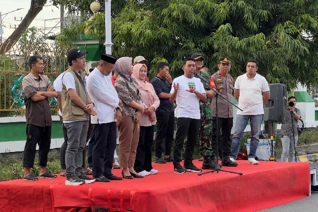 Lepas 10 Truk, Kerja Peternak Sidrap Mengalir ke Nusantara Lewat Program MBG