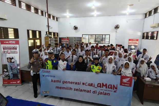 Asmo Sulsel Berikan Edukasi Safety Riding untuk Siswa SMKN 4 Gowa