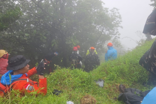 Korban Kedua Pesawat ATR 42-500 Berhasil Dievakuasi dari Medan Ekstrem