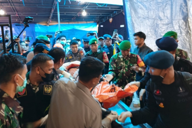 Tim DVI Identifikasi Korban ATR 42-500 Florencia Lolita Wibisono