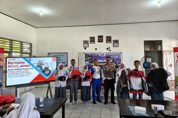 Asmo Sulsel Tanamkan Pentingnya Fokus dan Safety Check Berkendara di SMAN 9 Gowa