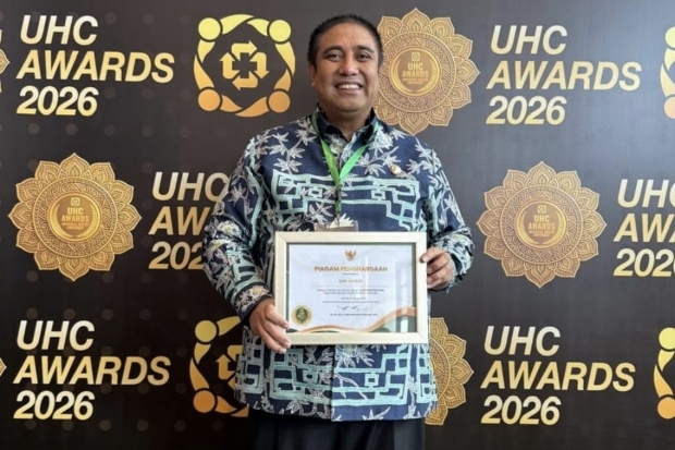 Pemkab Maros Terima Piagam UHC Award 2026
