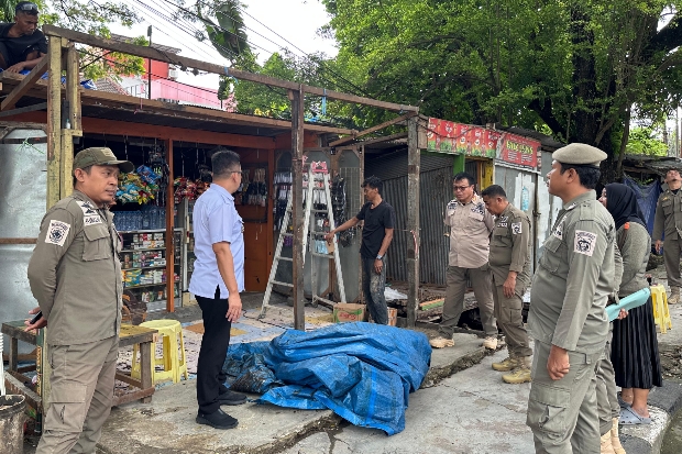 Bongkar Lapak, Fungsi Jalur Pedestrian di Jl Sultan Alauddin Kembali