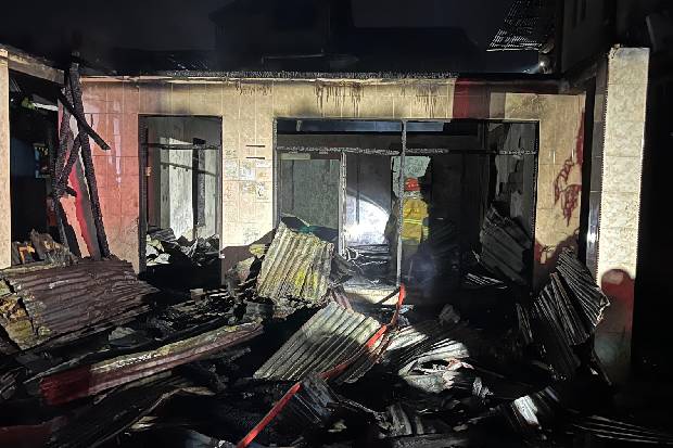 Kebakaran di Sorowako Hanguskan 3 Rumah, Seorang Lansia Tak Tertolong