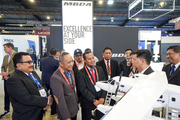 Gubernur Sulsel Bahas Program Seaplane di Airshow Singapura