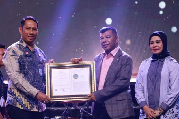 Kanwil Kemenkum Sulsel Serahkan Sertifikat IG di Bulukumba