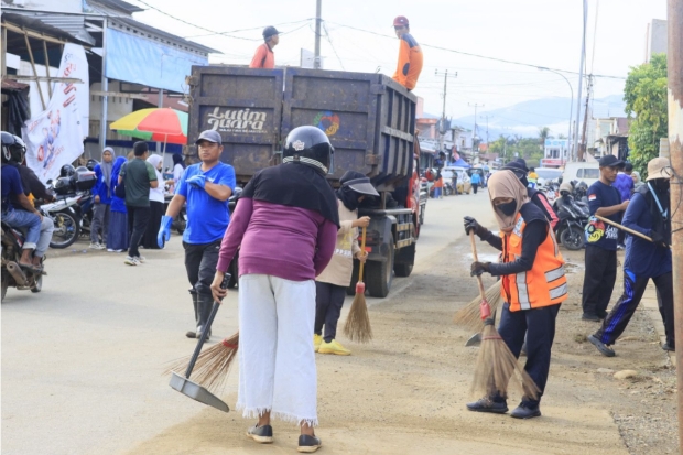 Perkuat Sinergi Tiga Pilar, Pemkab Lutim dan TNI-Polri Serbu Pasar Malili Lewat Aksi JBJ