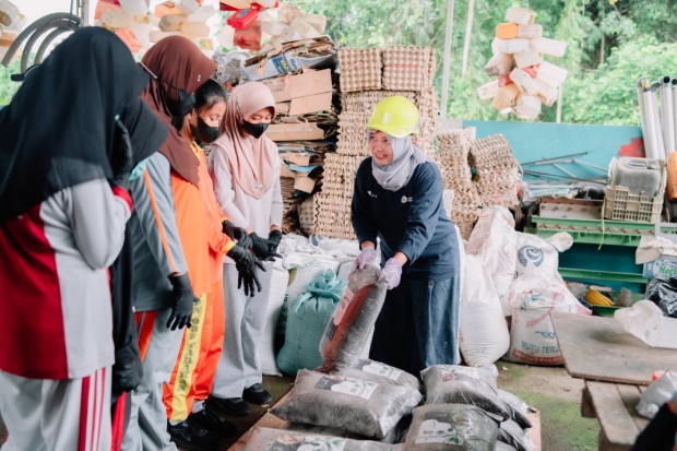 Dorong Literasi Generasi Muda, PT Vale Edukasi Siswa Kelola Sampah Secara Bijak