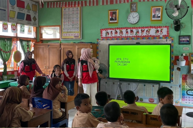 Belajar Membaca Tanda Alam Sejak Dini, Edukasi Perubahan Iklim di SD Inpres Perumnas Antang I