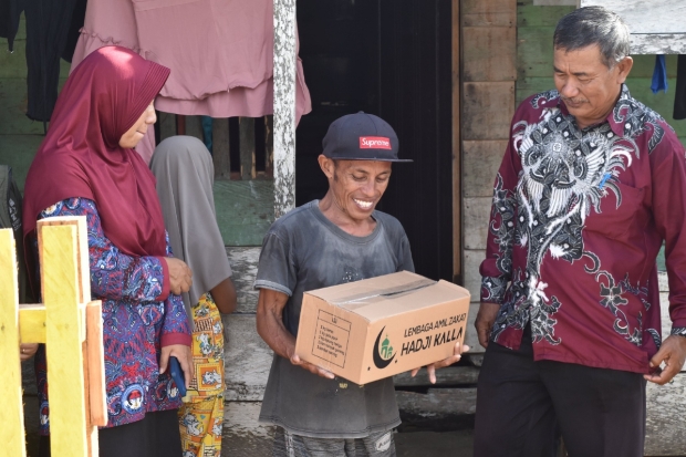 LAZ Hadji Kalla Bagikan 32.500 Paket Iftar dan 85.000 Paket Sembako