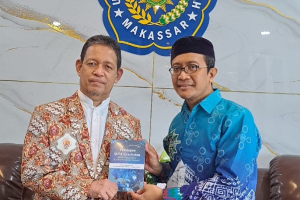 Dosen Unismuh Terbitkan Dua Buku Transformasi Kesehatan Digital