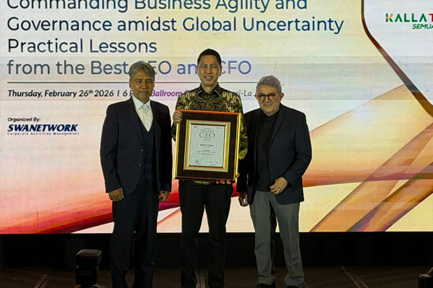 Chief Executive Officer Kalla Toyota Raih Penghargaan Indonesia Best CEO 2025