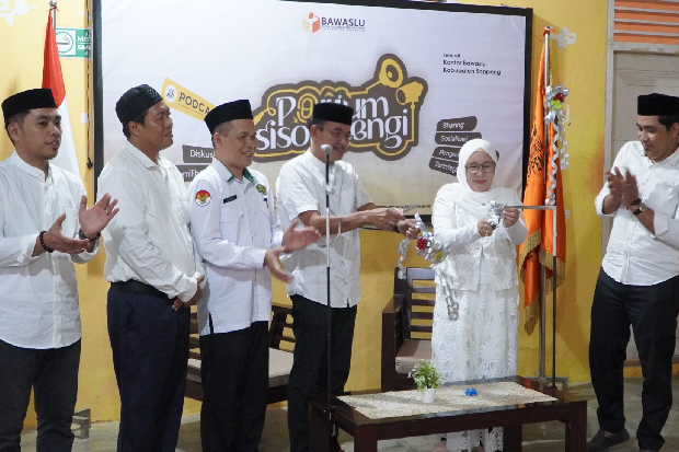 Program Podium Sisoppengi jadi Inovasi Pengawasan Pemilu Berbasis Diskusi dan Nilai Budaya Lokal
