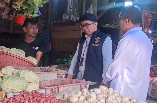 Jaga Stabilitas Harga Pangan, KPPU Pantau Harga Bapokting di Pasar Terong