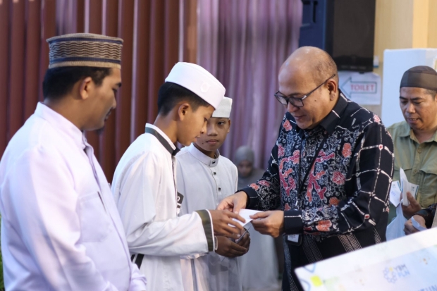 PLN UIP Sulawesi Salurkan Santunan ke Anak Panti, Santri, dan Pengurus Masjid
