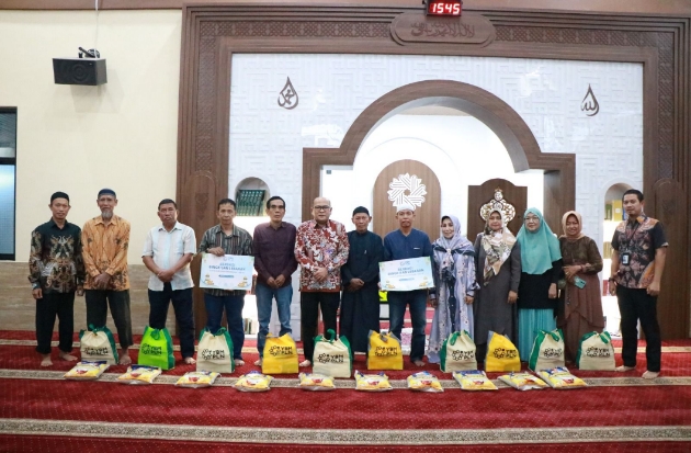 Ramadan Berbagi, PLN UIP Sulawesi Salurkan Sembako untuk Purnabakti