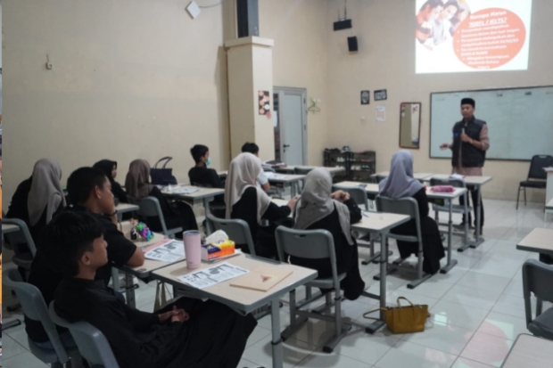 SMA Athirah Bukit Baruga Siapkan Siswa Hadapi TOEFL lewat Workshop