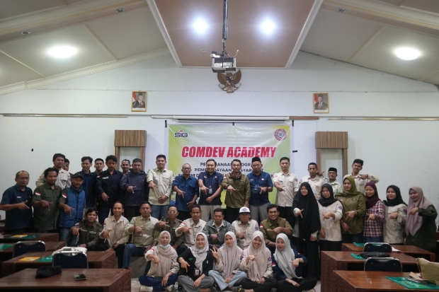 PT Semen Tonasa Tingkatkan Kapasitas Pengurus Forum Desa