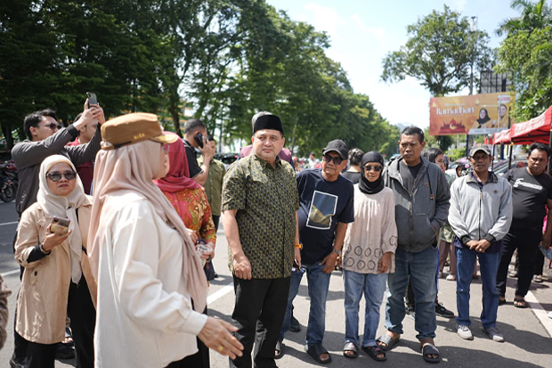 Antusias Warga Serbu Pasar Murah Pemkot Makassar, Ucapkan Terima Kasih ke Wali Kota Appi