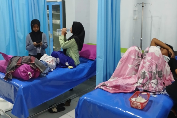 Diduga Keracunan Usai Buka Puasa, 35 Siswa di Camba Dirawat di Rumah Sakit