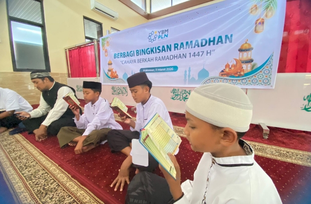 YBM PLN UIP Sulawesi Berbagi Bingkisan Ramadan untuk Santri Tahfidz Maros