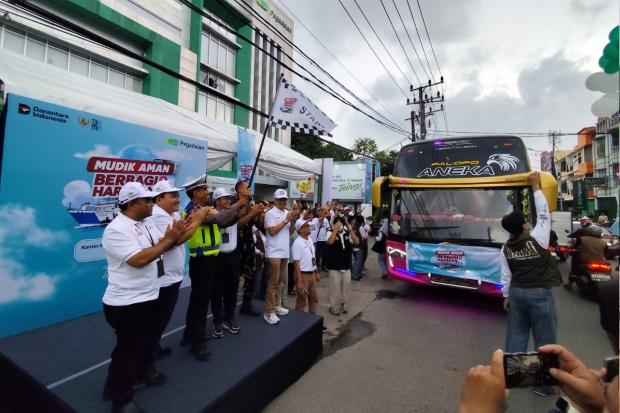 Mudik Gratis Pegadaian, Berangkatkan 400 Orang Pemudik di Makassar