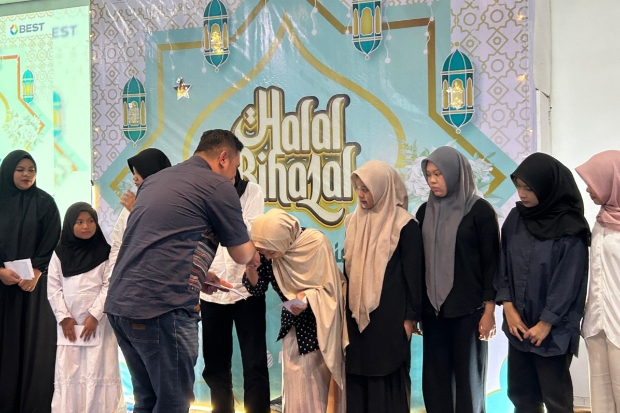 Asmo Sulsel Berikan Santunan Panti Asuhan Mawaddah dalam Momentum Halal Bihalal