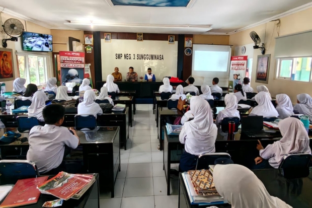 Asmo Sulsel Edukasi 50 Siswa SMPN 3 Sungguminasa Gowa Kesadaran Safety Riding