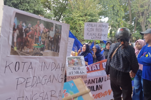 Pemkot Makassar Pastikan PKL Losari Tak Digusur, Hanya Ditata