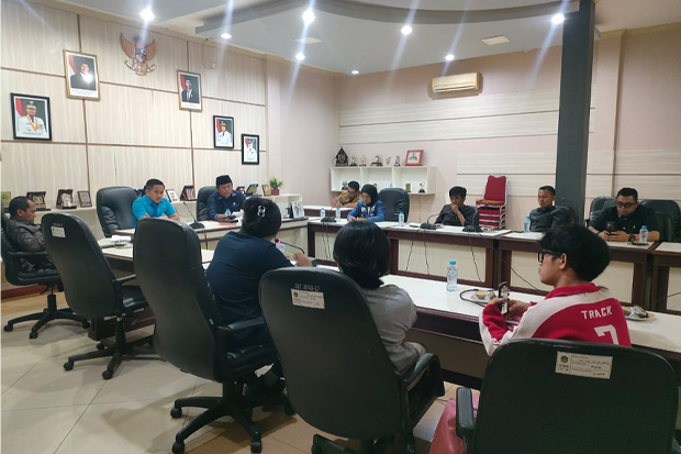 RDP DPRD Lutim Memanas, Mahasiswa Sorot Kejanggalan Proyek Masjid Rp43 M