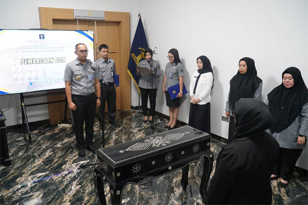 Lantik Notaris Pengganti Kota Makassar, Tekankan Integritas Tinggi