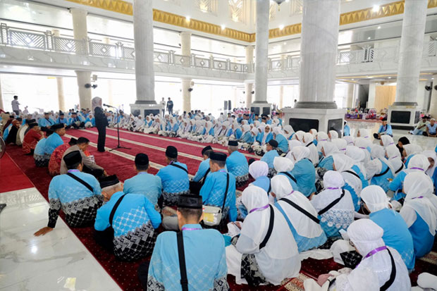 Lepas 387 JCH Kloter Pertama, Bupati Gowa Titip Doa untuk Kemajuan Daerah