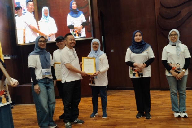 Dinkes Pangkep Raih Penghargaan Nasional Kemenkes RI, Cakupan Imunisasi Rutin Terbaik