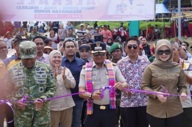 Bupati Bone Resmikan Jembatan Alekale di Bengo