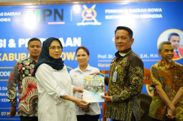 MPDN Gowa Serahkan Buku Laporan Pembinaan 2023–2026 ke Kakanwil Kemenkum Sulsel