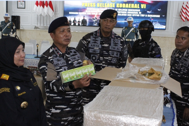 Sinergi TNI AL dan Bea Cukai Gagalkan Penyelundupan 3,9 Juta Batang Rokok Ilegal