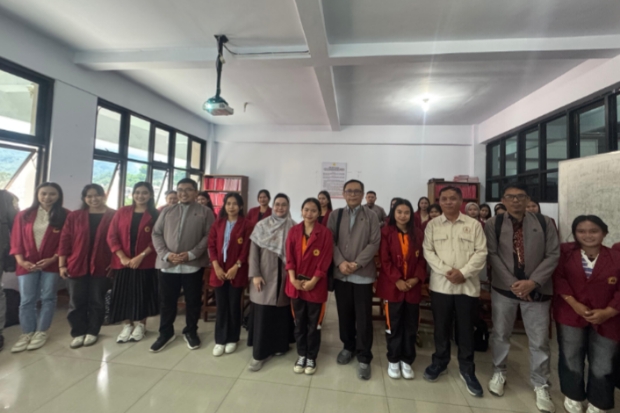Dosen Prodi AP Pascasarjana UNM Dorong Literasi AI Mahasiswa UKI Toraja