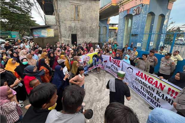 Komitmen Tolak PSEL, Warga Tamalanrea Turun Demo Besar-besaran