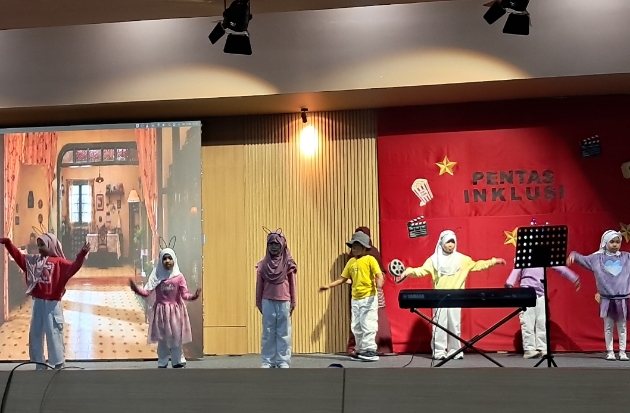 Siswa Berkebutuhan Khusus Athirah Bersinar di Pentas Inklusi