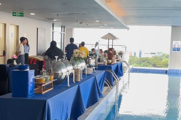 Lunch Seru di Vasaka Hotel Makassar Dengan Promo Makin Rame Makin Hemat