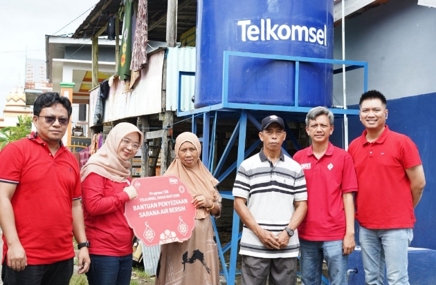 Tingkatkan Kualitas Hidup Warga, Telkomsel Salurkan CSR Sanitasi di Maros