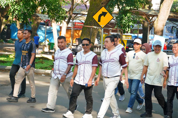 Andi Basmal Meriahkan Jalan Santai Dies Natalis ke-74 Fakultas Hukum Unhas