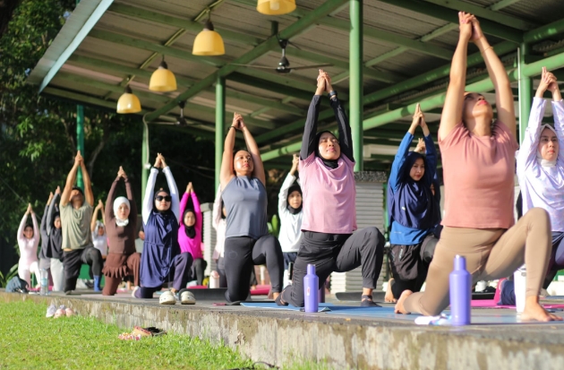 Rayakan HUT, Bukit Baruga Hadirkan Yoga dan Matcha Session Penuh Harmoni