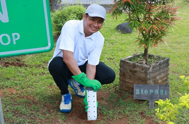 PLN UIP Sulawesi Dorong Budaya Green Office Lewat Gerakan Biopori & Komposter