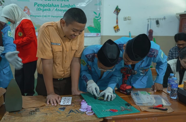 Pertamina IT Makassar Edukasi Siswa Kelola Sampah dan Daur Ulang